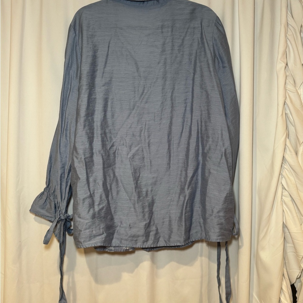 Women's Blue Floral Button Down Shirt - Picture 4 of 4